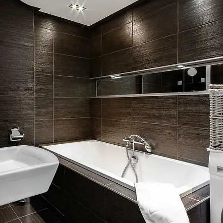 Manganowa By Renters *